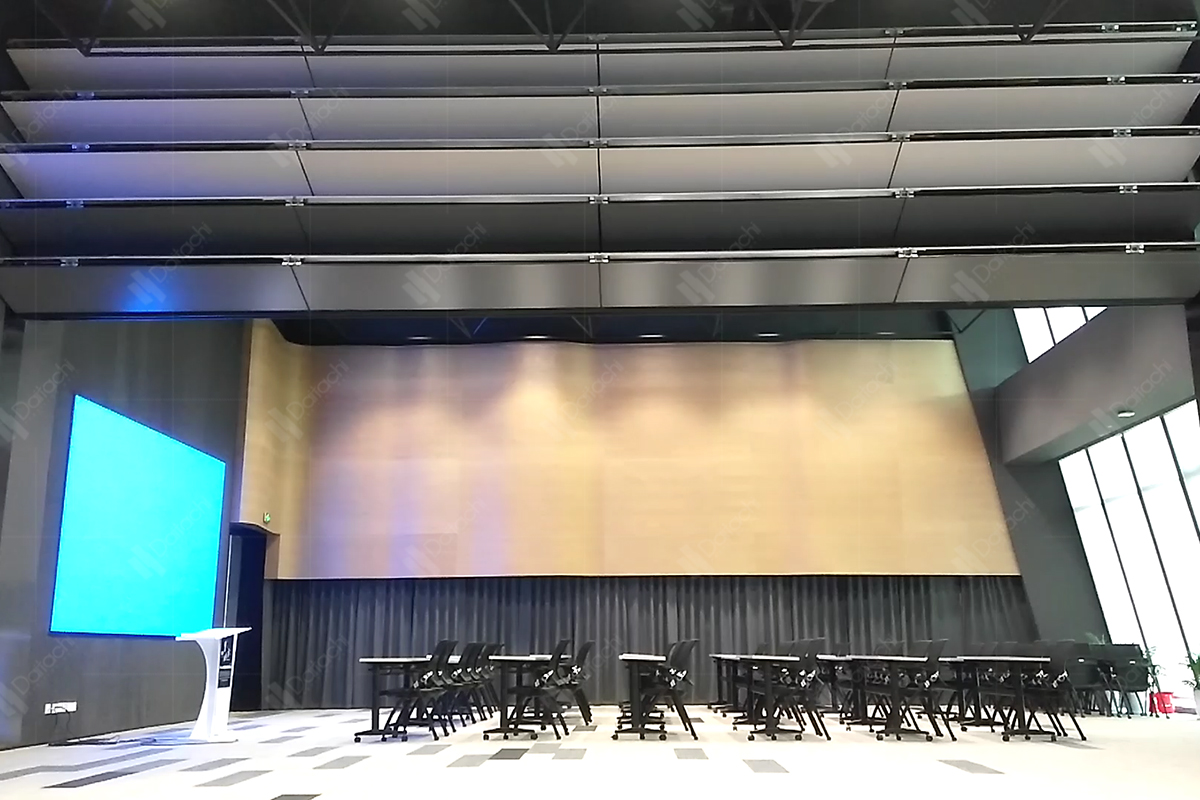 Vertical Folding Retractable Wall