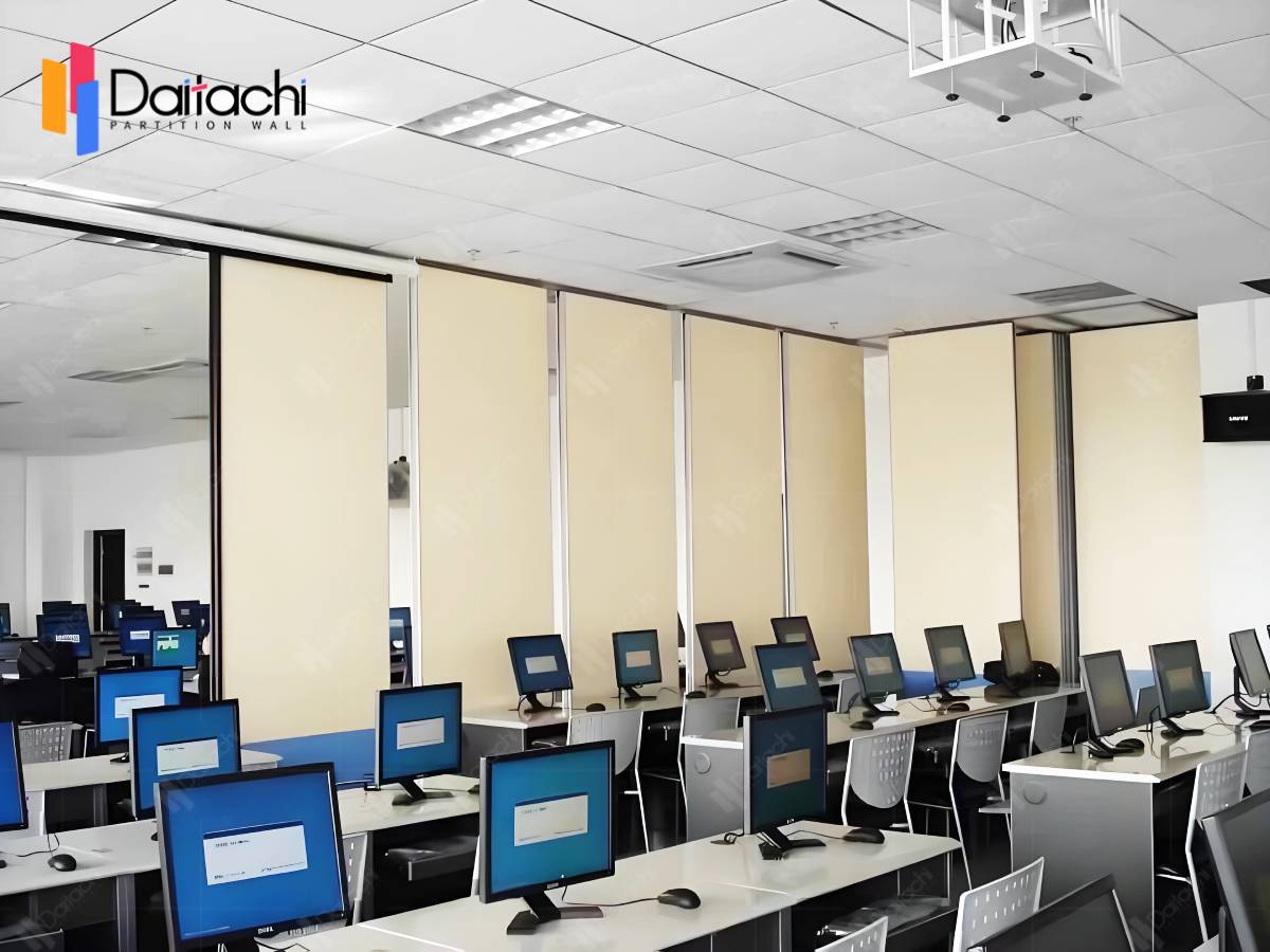 Movable Partition Room Divider Divides Computer Classroom Movable Partition Room Divider Divides Computer Classroom
