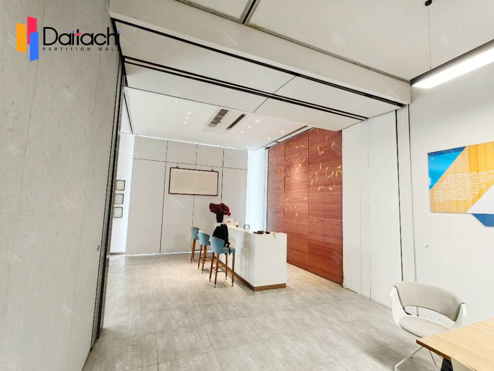 White Office Acoustic Vertical Folding Retractable Wall White Office Acoustic Vertical Folding Retractable Wall