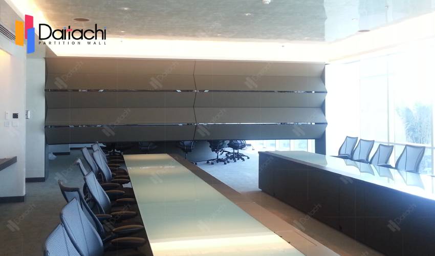 Office Black Vertical Lift Operable Partition Wall Middle East