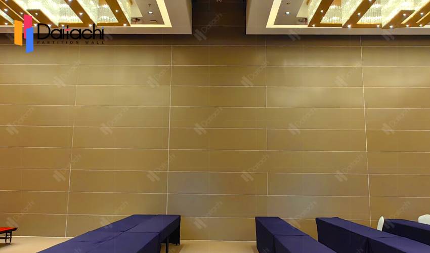 Electric Acoustic Vertical Lifting Retractable Partition Walls Separate Rooms
