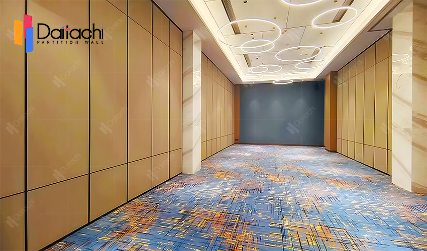 Movable partition wall in hotel corridor Movable partition wall in hotel corridor