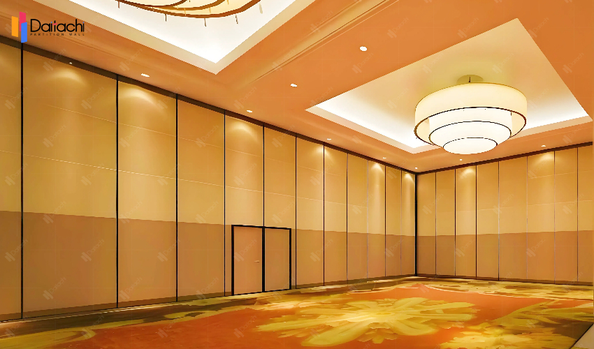 Luxurious movable partition wall in the lobby