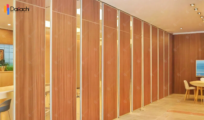 Wooden aesthetic movable partition wall in the leisure area Wooden aesthetic movable partition wall in the leisure area