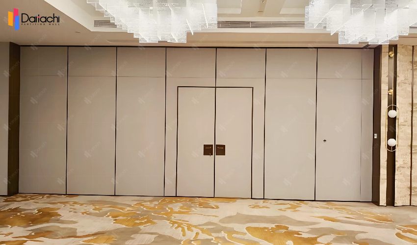 Solid light color manual movable partition wall