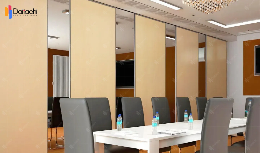 Simple manual movable partition wall in conference room Simple manual movable partition wall in conference room