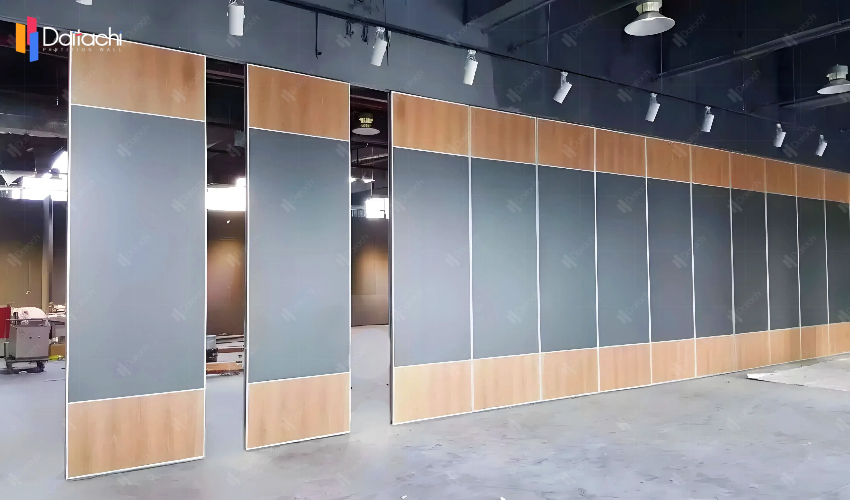 The middle part is gray, and the upper and lower ends are log-colored movable partition walls The middle part is gray, and the upper and lower ends are log-colored movable partition walls