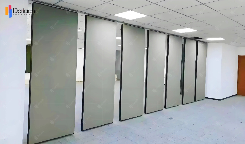 Simple gray movable partition wall Simple gray movable partition wall