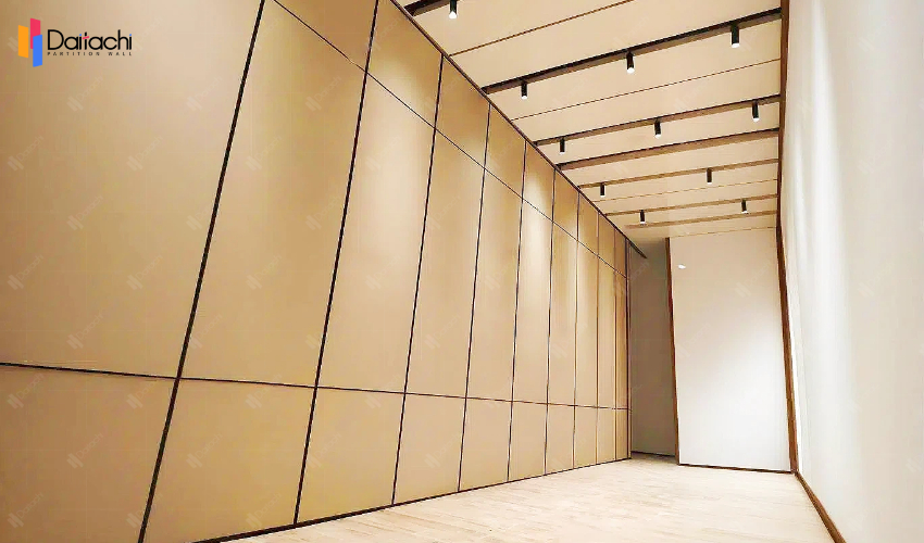 Simple color matching manual movable partition wall in the office Simple color matching manual movable partition wall in the office