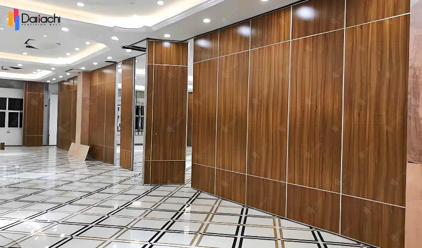 The hotel features a simple wooden-textured partition wall with a manually movable door. The hotel features a simple wooden-textured partition wall with a manually movable door.