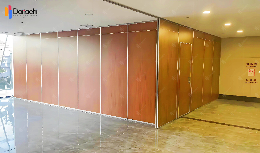 Right-angle wood grain manual movable partition wall