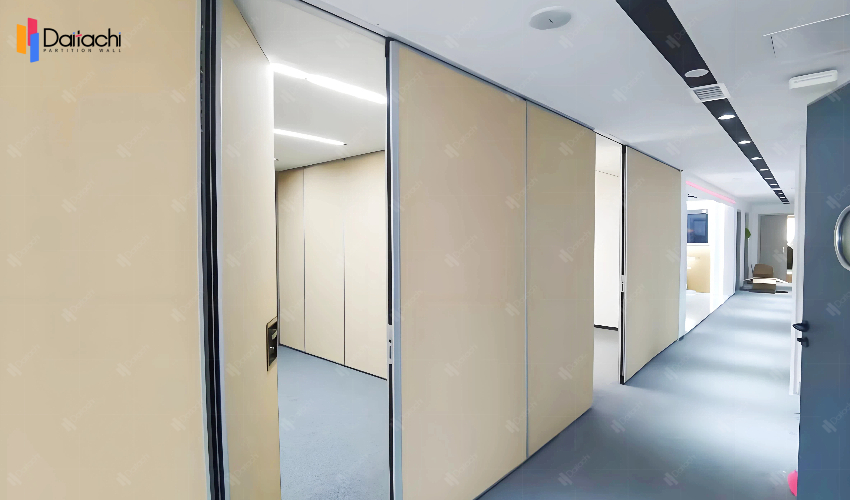 Simple manual movable partition wall with a red horizontal line in the middle and a pure white panel.