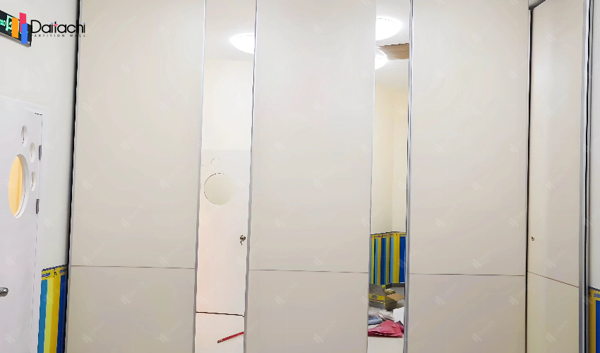 Pure white panel manual movable partition wall Pure white panel manual movable partition wall
