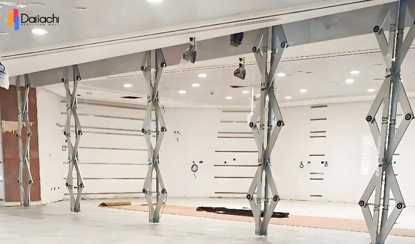 Interior design drawing of a vertical lifting wall. Interior design drawing of a vertical lifting wall.