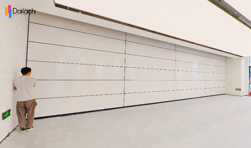Aluminum alloy, ivory white, simple style, vertical folding and lifting wall.