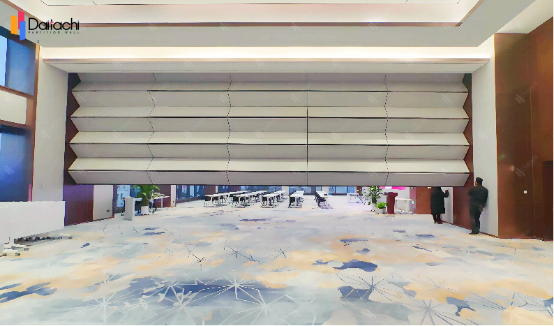 Simple ivory white vertical folding and lifting wall