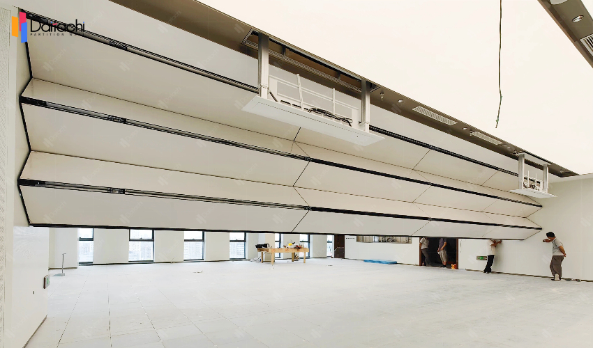Large-area minimalist vertical lift folding wall