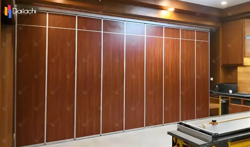 Reddish-brown Manual Partition Walls In The Room Reddish-brown Manual Partition Walls In The Room