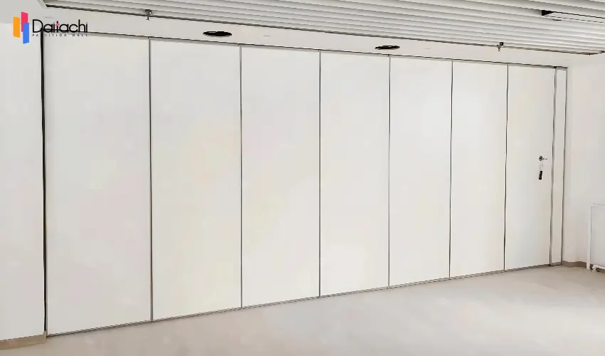 Pure White Manually Operable Partition Wall Pure White Manually Operable Partition Wall