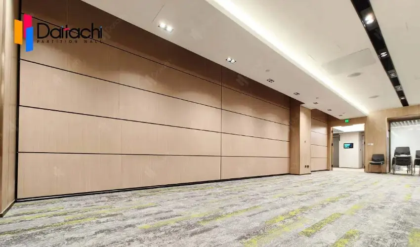 Wood Veneer Acoustic Vertical Folding Retractable Wall at Exhibition Hall Wood Veneer Acoustic Vertical Folding Retractable Wall at Exhibition Hall