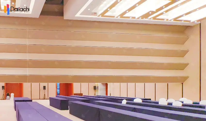 Tall, simple, vertically folding and lifting wall Tall, simple, vertically folding and lifting wall