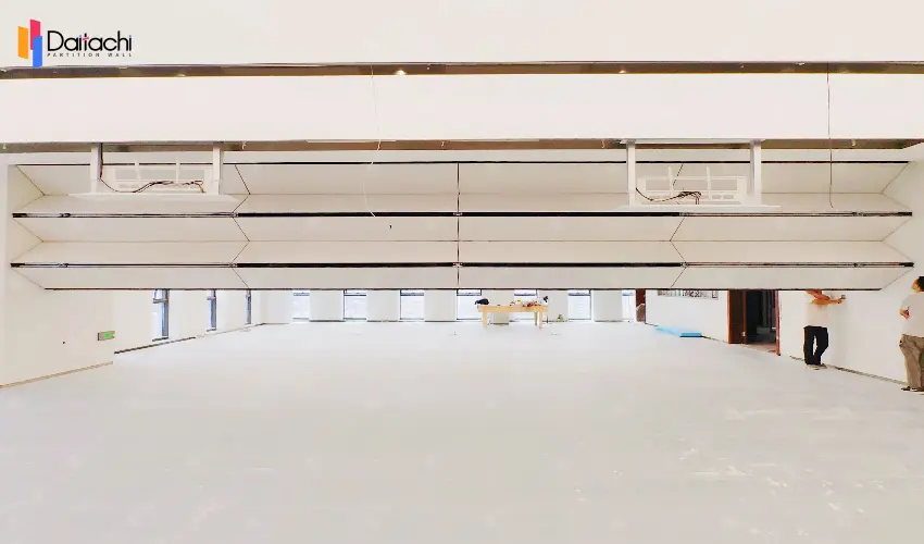 Simple and elegant gold vertical folding lift wall Simple and elegant gold vertical folding lift wall
