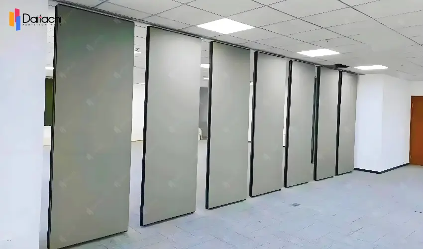 Simple gray movable partition wall Simple gray movable partition wall