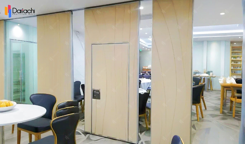 Natural wood-colored movable partitions in a minimalist office Natural wood-colored movable partitions in a minimalist office