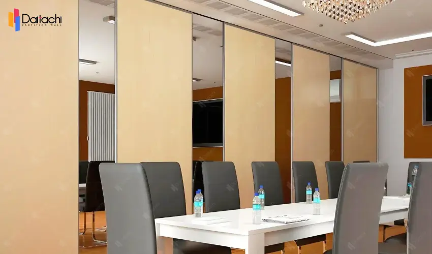 Simple manual movable partition wall in conference room Simple manual movable partition wall in conference room