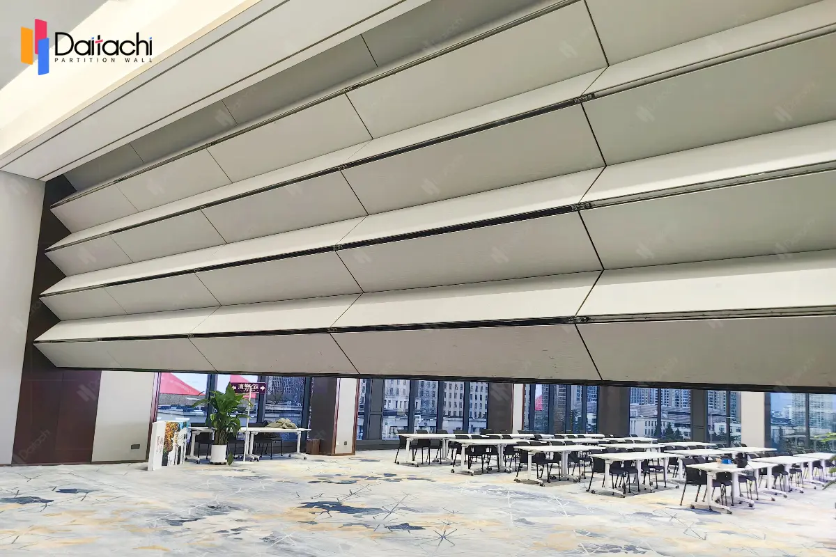 Vertical Folding Partition Wall Hub