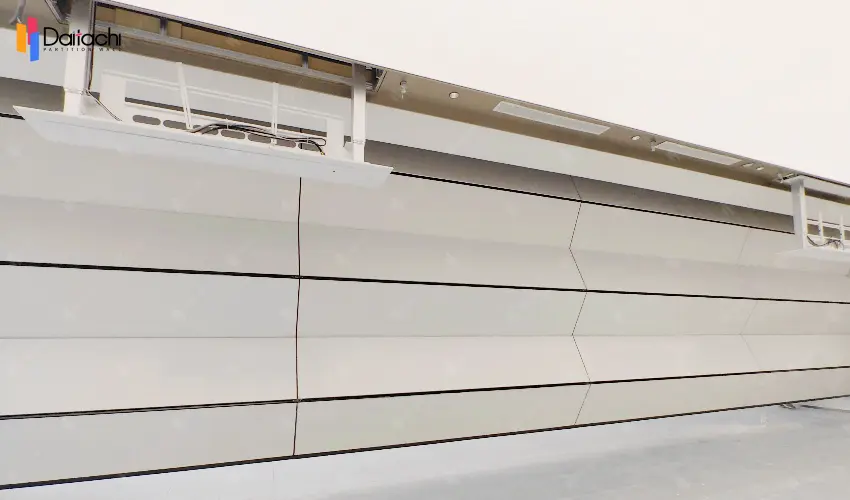 Simple white elegant vertical lifting and folding partition wall Simple white elegant vertical lifting and folding partition wall