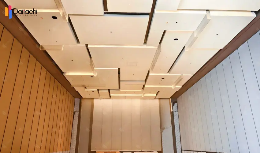 High and extra-high, minimalist, premium movable partition walls. High and extra-high, minimalist, premium movable partition walls.