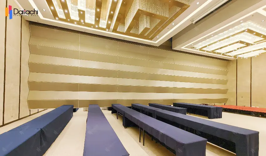 Simple gold-colored vertical lifting partition wall