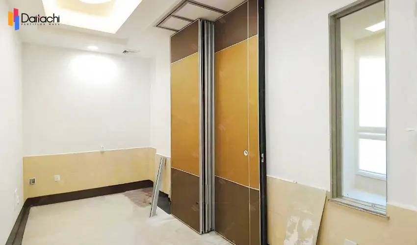 Yellow-brown and dark brown patchwork manual minimalist movable partition wall Yellow-brown and dark brown patchwork manual minimalist movable partition wall