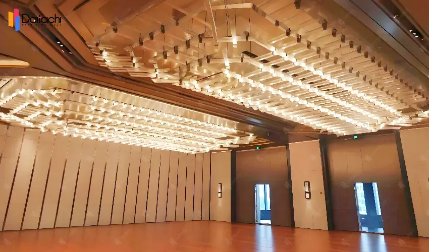 Grand hotel lobby movable partition wall