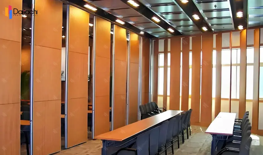Movable Walls with Window in Kindergarten Classroom