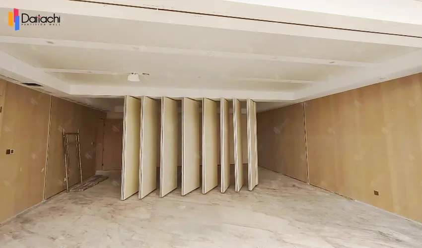 Indoor beige pure color movable partition wall