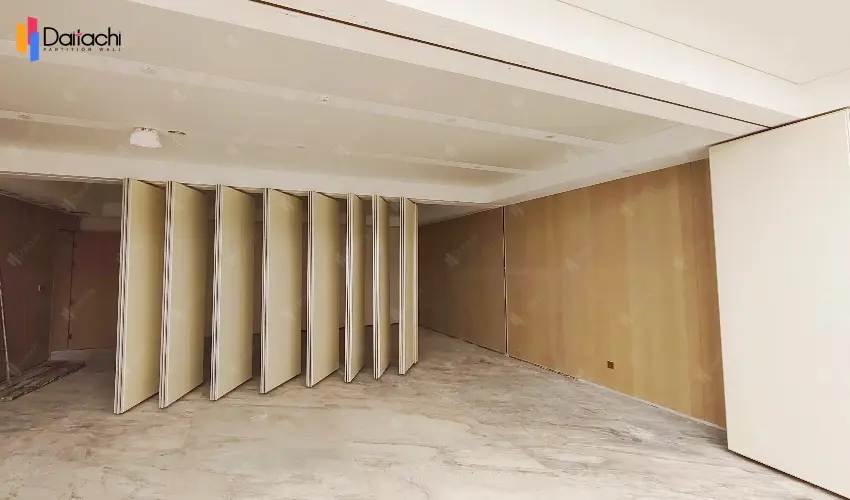 Indoor beige pure color movable partition wall
