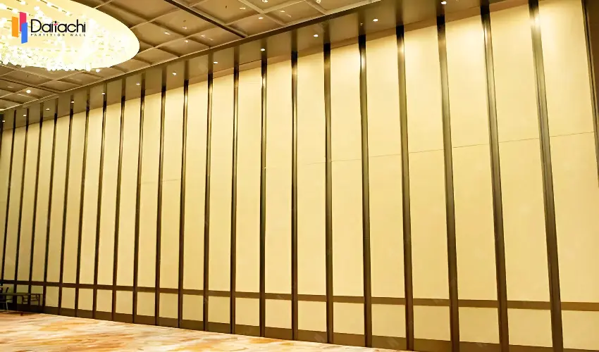 Large area of ​​beige movable partition wall