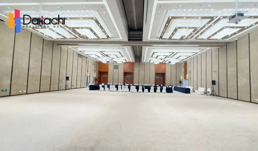 vertical partition wall for the hall vertical partition wall for the hall